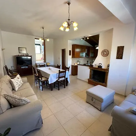 Chrisa Holiday home Plevriana